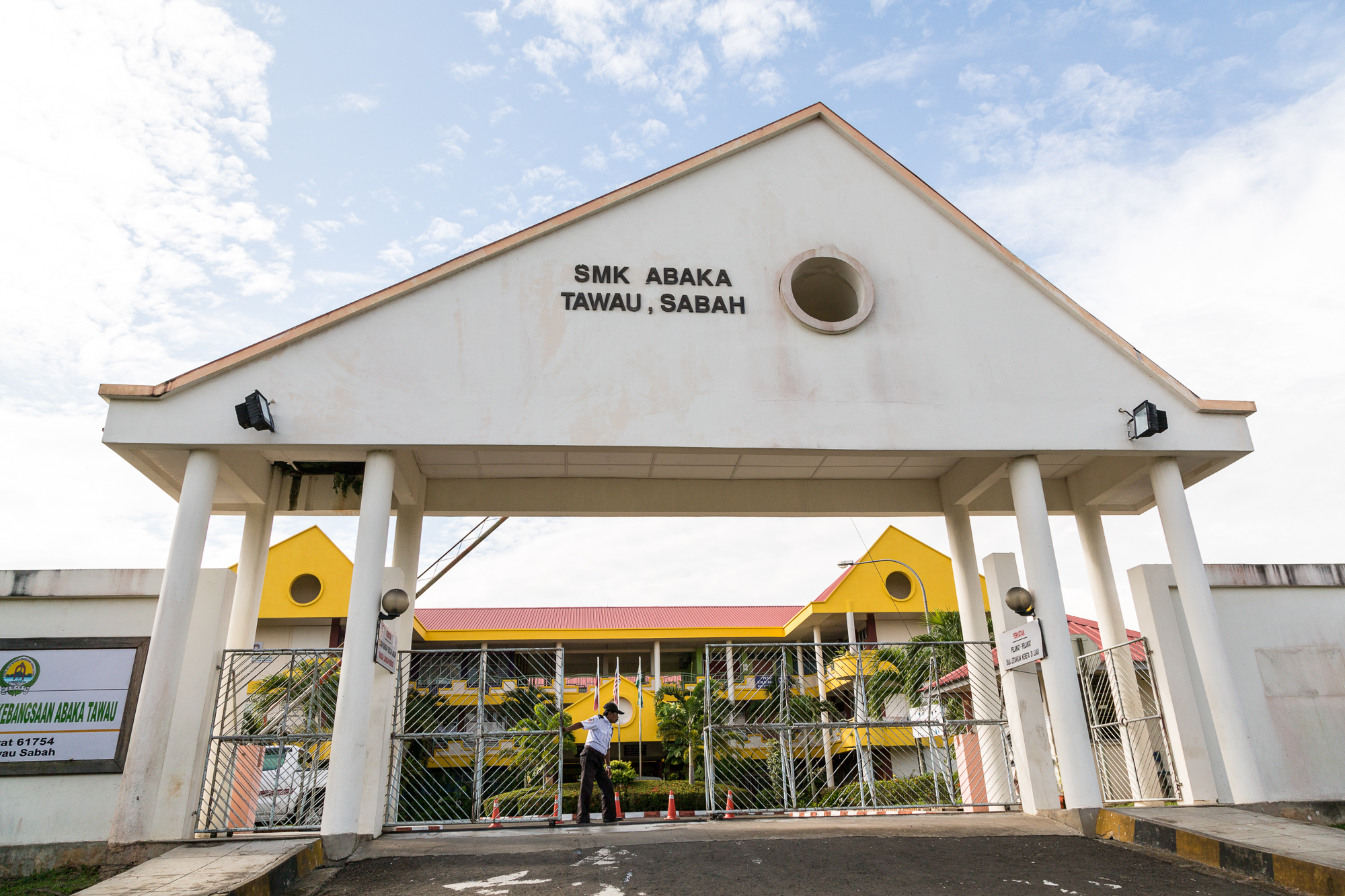 Gerbang Pintu SMK Abaka [Kini]