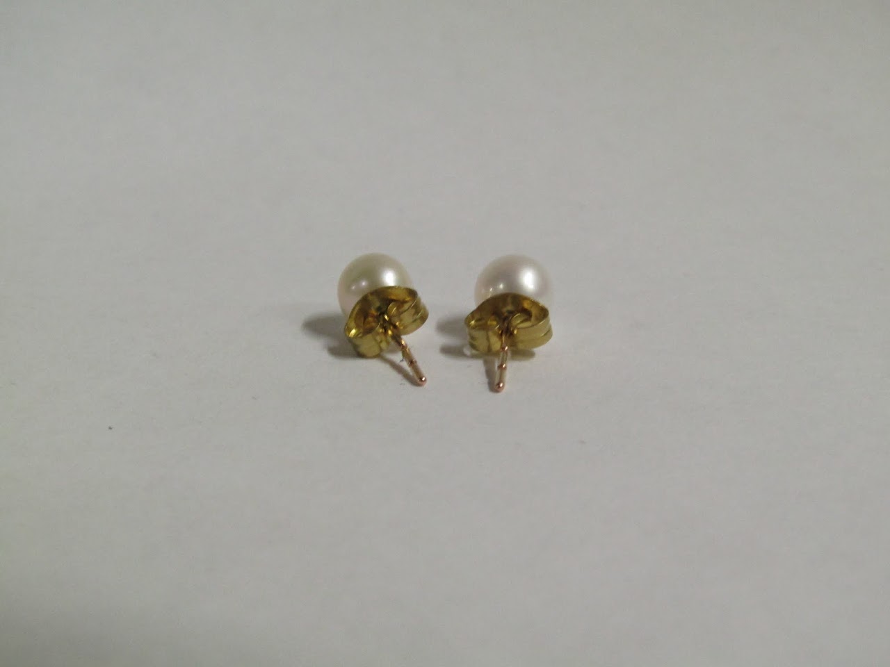 14kt & Pearl Studs