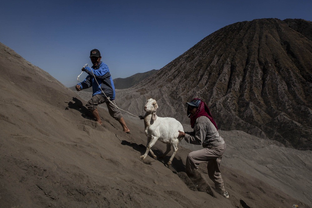 mount-bromo-yadnya-kasada-14