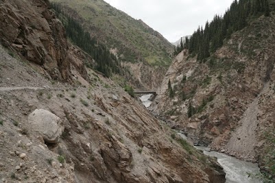 Brücke in der Eki Naryn Schlucht