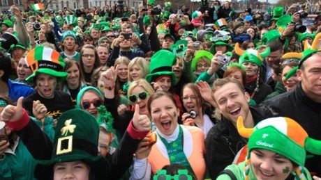 파일:external/www.galwaydailynews.com/t_460x0_StPatricksDay_Dublin.jpg