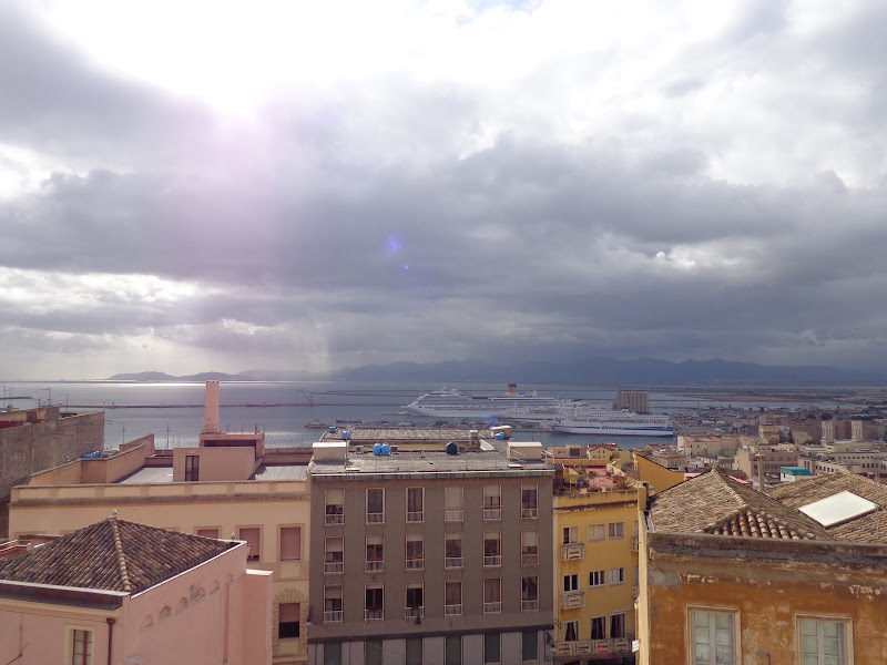 А включите-ка мне усилители качки! А подайте-ка белых пиджаков. Costa Paсifica февраль 13г