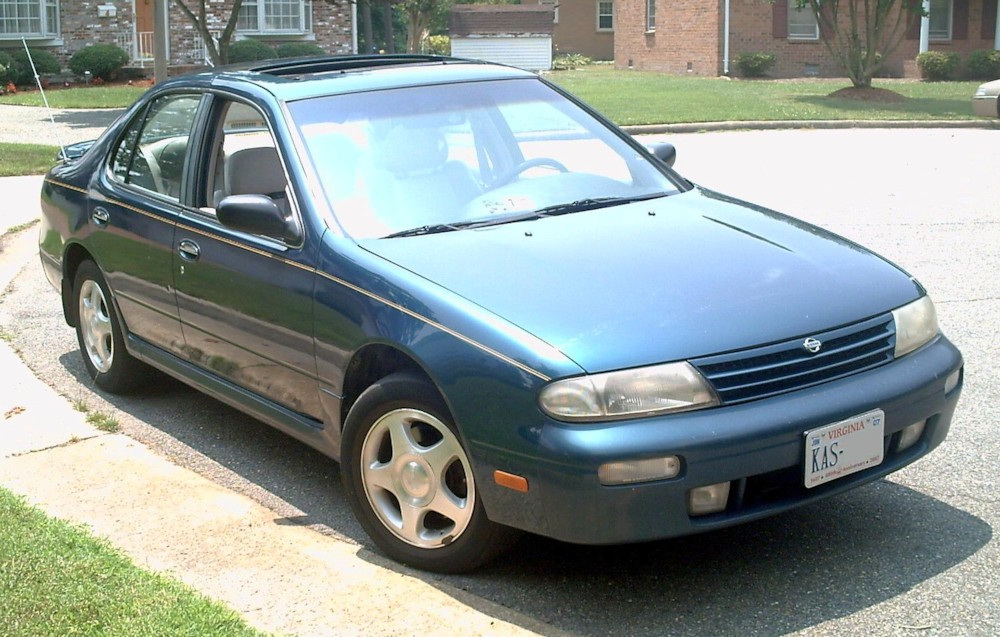 파일:external/upload.wikimedia.org/1995_Nissan_Altima_SE.jpg