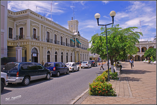 Gobierno del Estado de Colima Despacho del Gobernador, Reforma 37, Centro, 28000 Colima, Col., México, Oficina de gobierno local | COL