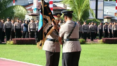 Irjen Pol Yudhiawan Terima Pataka Polda Sulut Maesa'an Waya