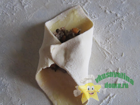 Формируем пирожки с начинкой