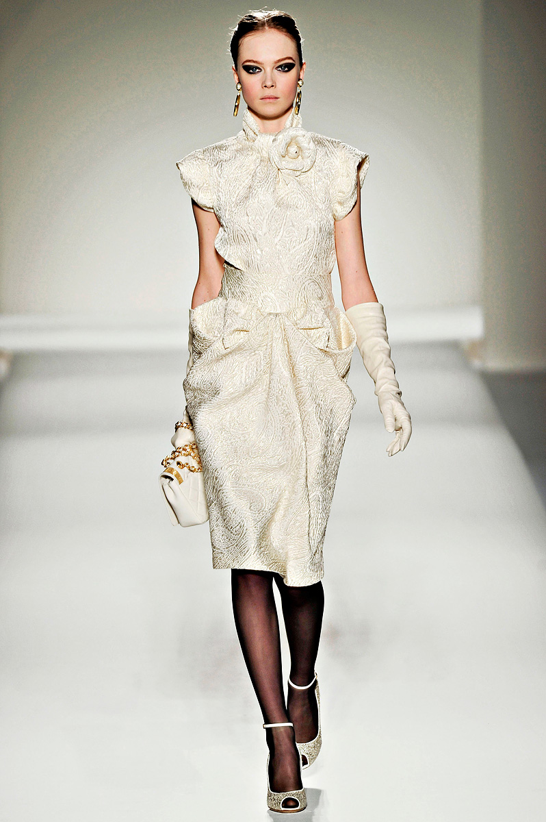 Inspire & Charm: Moschino Fall 2011 RTW