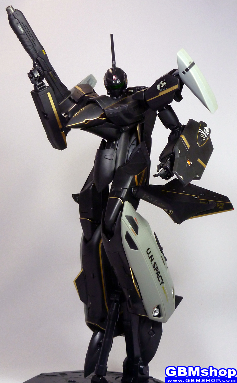 Macross VF-X VF-19A Super Black Excalibur Battroid Mode