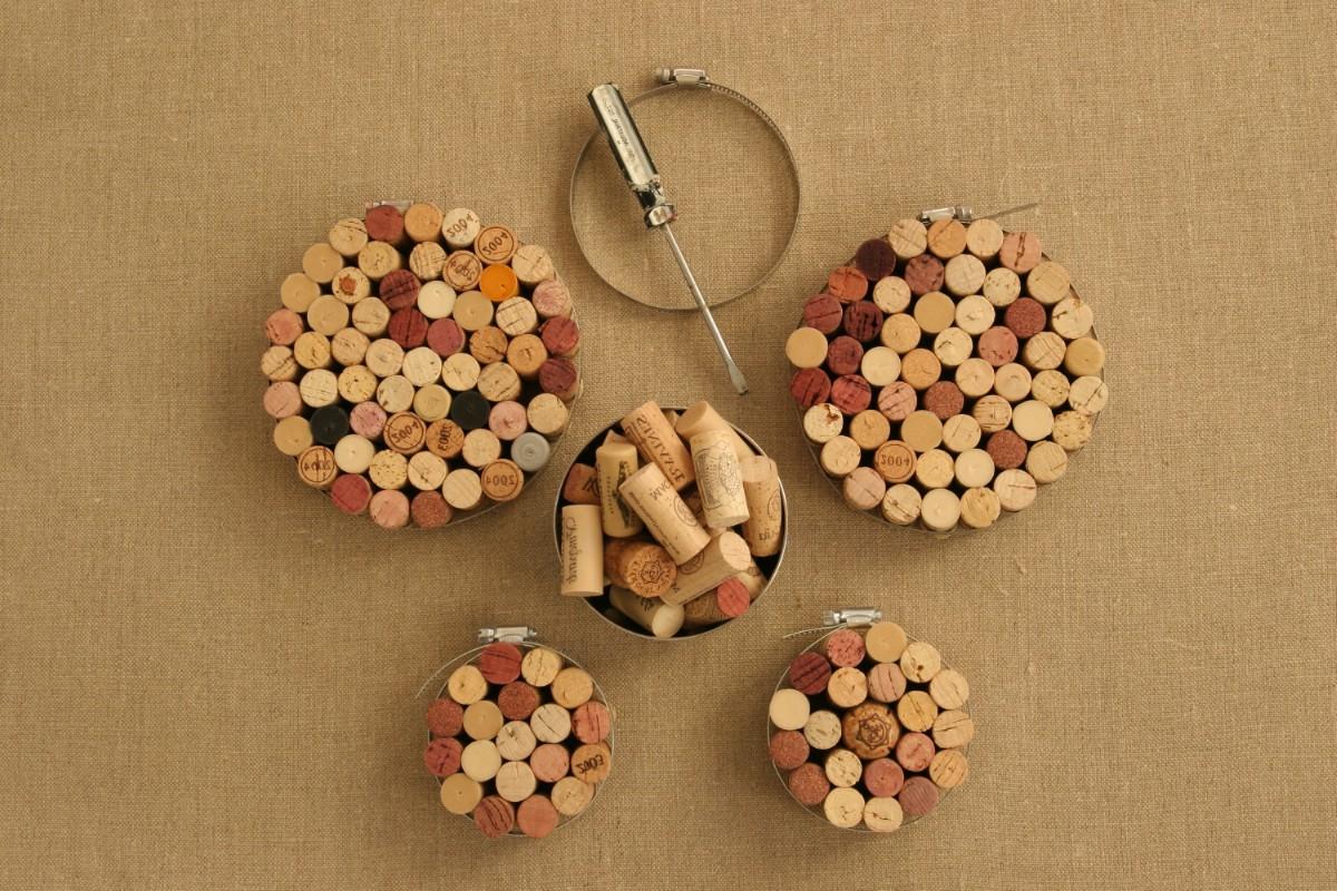 a lot of wine corks.