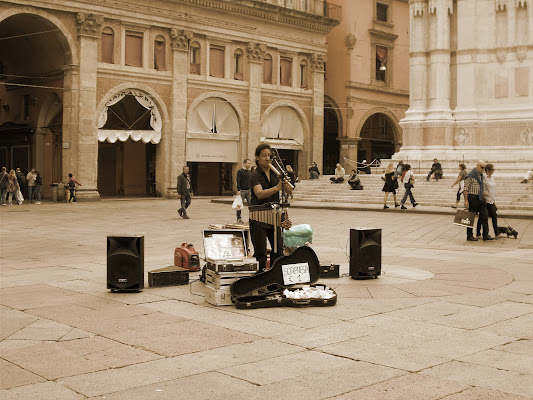 Musica andina. Bologna, Piazza Maggiore. di martapdn