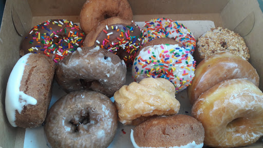 Donut Shop «Puffy Cream Donuts Plus», reviews and photos, 3390 Coachman Rd, Eagan, MN 55121, USA