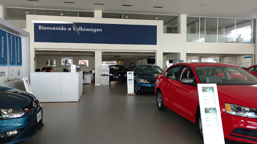 Volkswagen Bonn Dorada, Mártires del 2 de Octubre 3915, San Baltazar Campeche, 72550 Puebla, Pue., México, Concesionario de automóviles | PUE