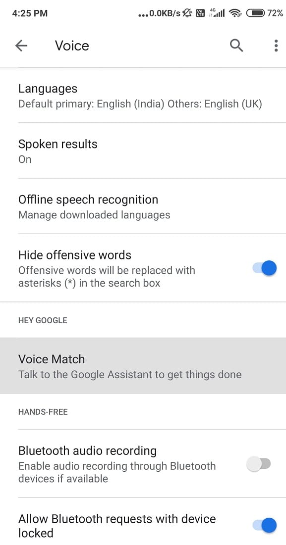 Procházejte Voice Match na displeji a poté zapněte režim Access with Voice Match