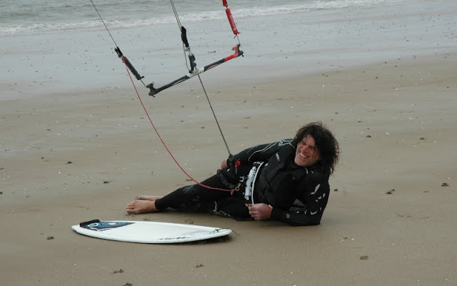 Vers l'estuaire de la Loire (Pornichet/LaBaule, St Brévin...) au fil du temps... - Page 3 Kitesurf_la_baule_0005w