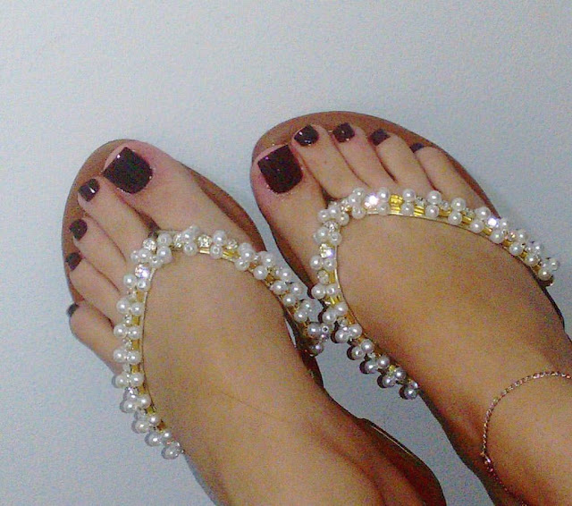 Beautiful Female Feet: Russian girl showing her pretty toenails