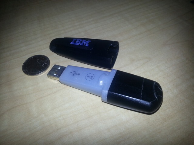 usb flash disk pertama