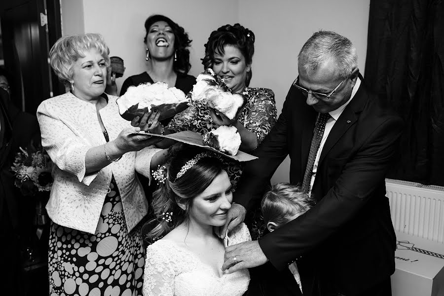 Fotógrafo de casamento Florin Kiritescu (kiritescu). Foto de 7 de novembro 2017