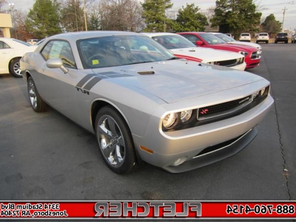 2012 Dodge Challenger 4 Photos