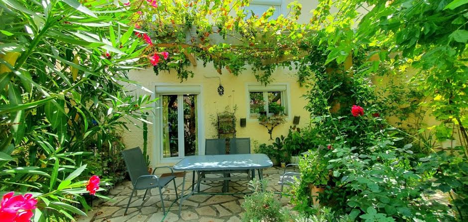 Vente maison 4 pièces 102.37 m² à Raphèle-lès-Arles (13280), 325 000 €