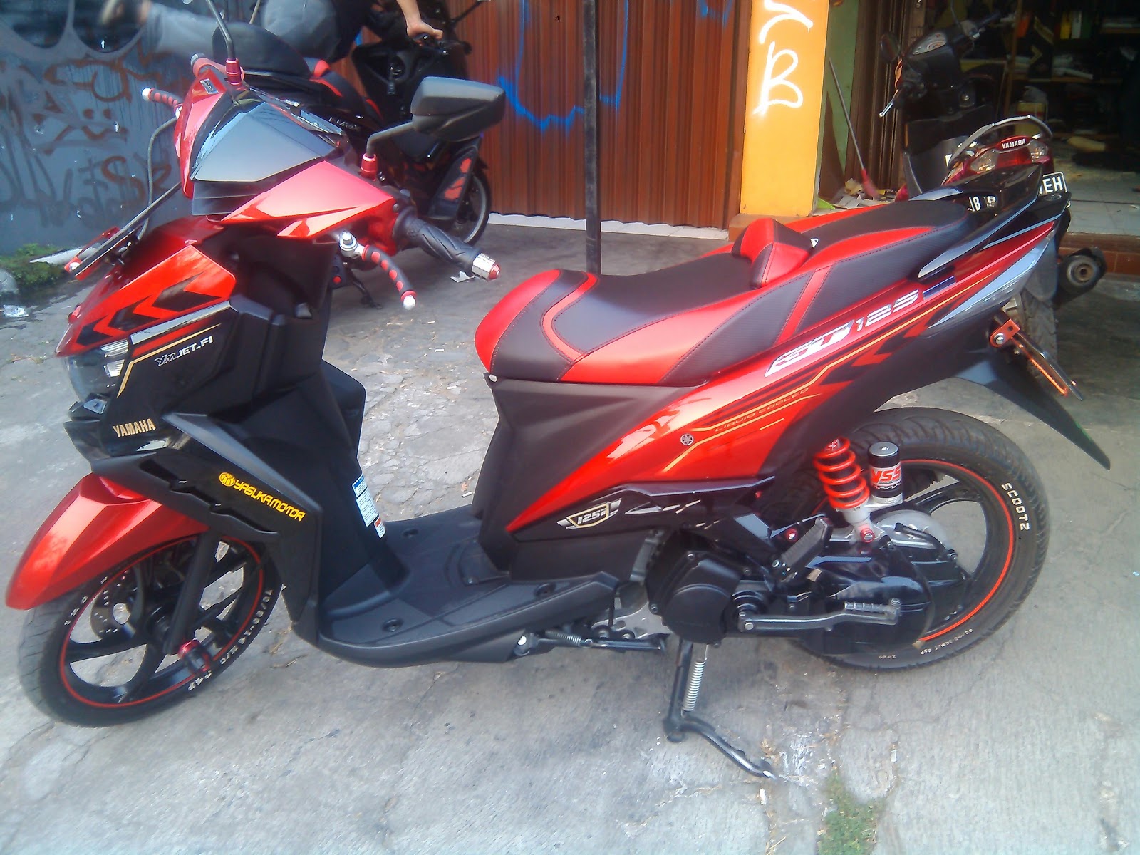 Jok Motor RedBlack Jok Yamaha Xeon