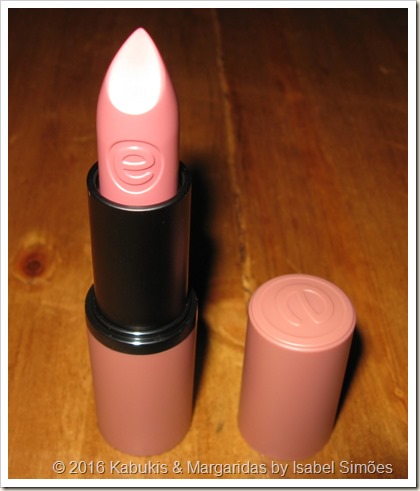 Batom Longlasting #05 Cool Nude da Essence Batom Longlasting #05 Cool Nude da Essence