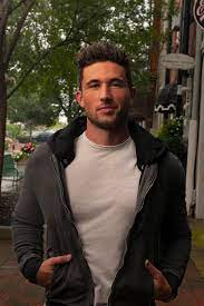 Michael Ray  Net Worth, Age, Wiki, Biography, Height, Dating, Family, Career î‹�