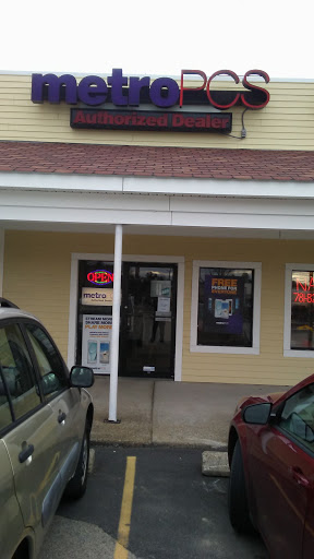 Cell Phone Store «MetroPCS Authorized Dealer», reviews and photos, 386 Columbia Rd Suite #3, Hanover, MA 02339, USA