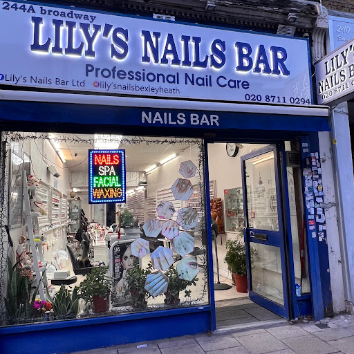 Lilly’s Nails & Tanning Ltd logo