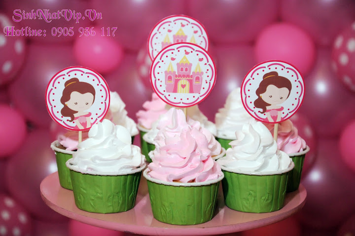 tổ chức sinh nhật cho bé đẹp với những bánh cupcake