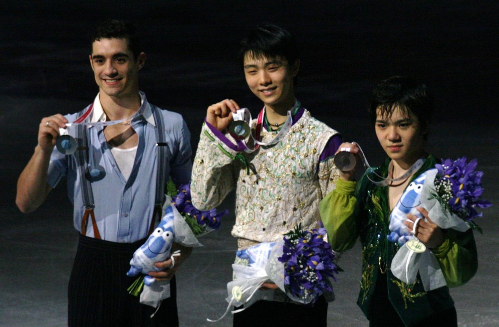 파일:external/upload.wikimedia.org/1280px-2015_Grand_Prix_of_Figure_Skating_Final_men%27s_singles_medal_ceremonies_IMG_9483.jpg