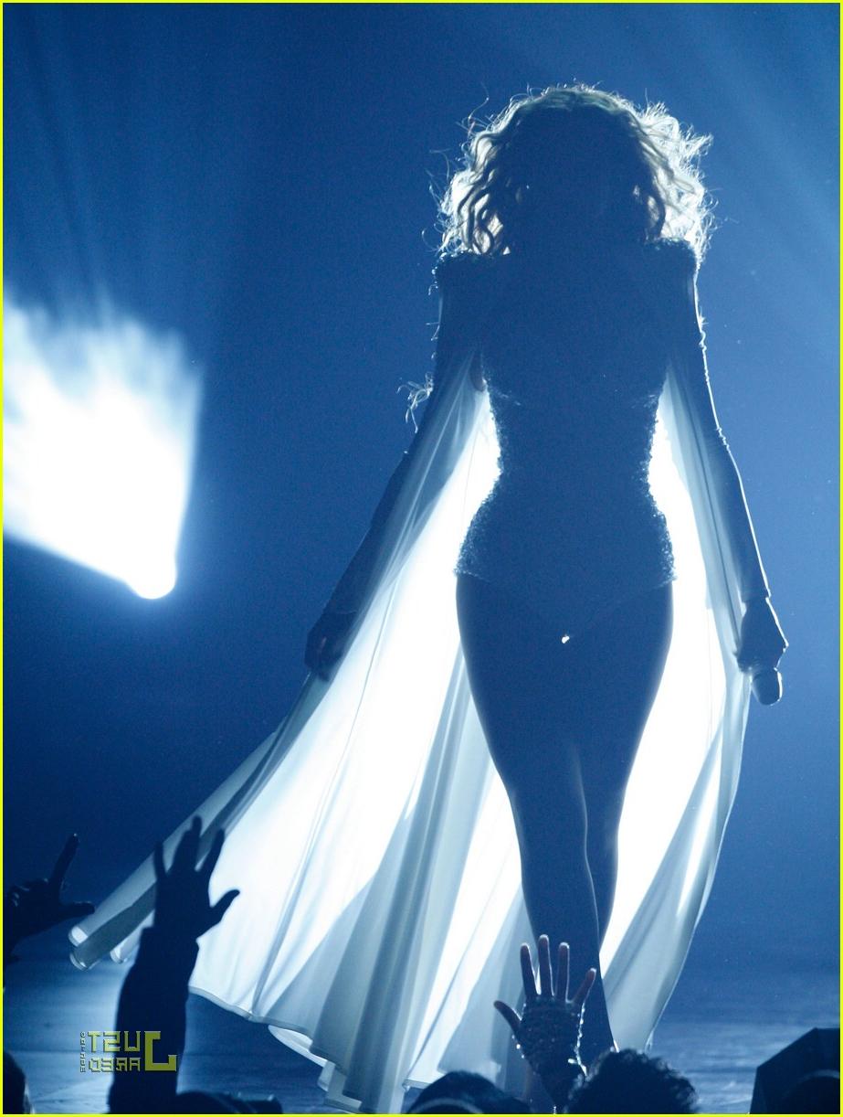 beyonce wedding dress 04