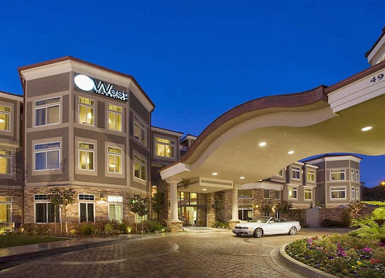 West Inn & Suites