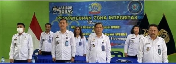 Kalapas Kelas IIB Siborongborong,Ikuti Secara Langsung Giat Penguatan Kepemimpinan dan Sosialisasi Buku Sesepuh Berbagi 