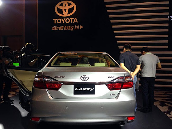 Dan tri se co bai gioi thieu cu the mau Toyota Camry trong thoi gian toi day