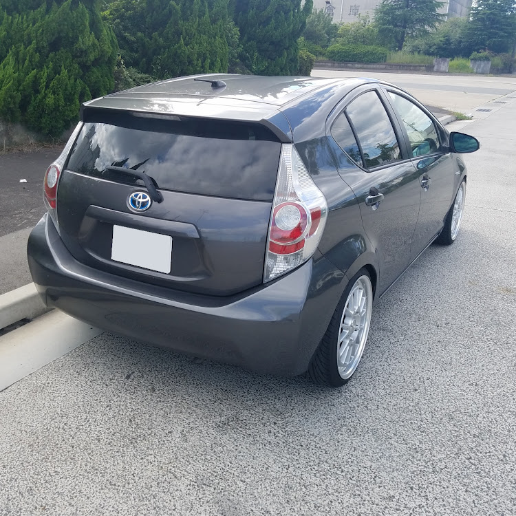 アクアの#USDM・#PRIUS Cに関するカスタム事例の投稿画像2枚目
