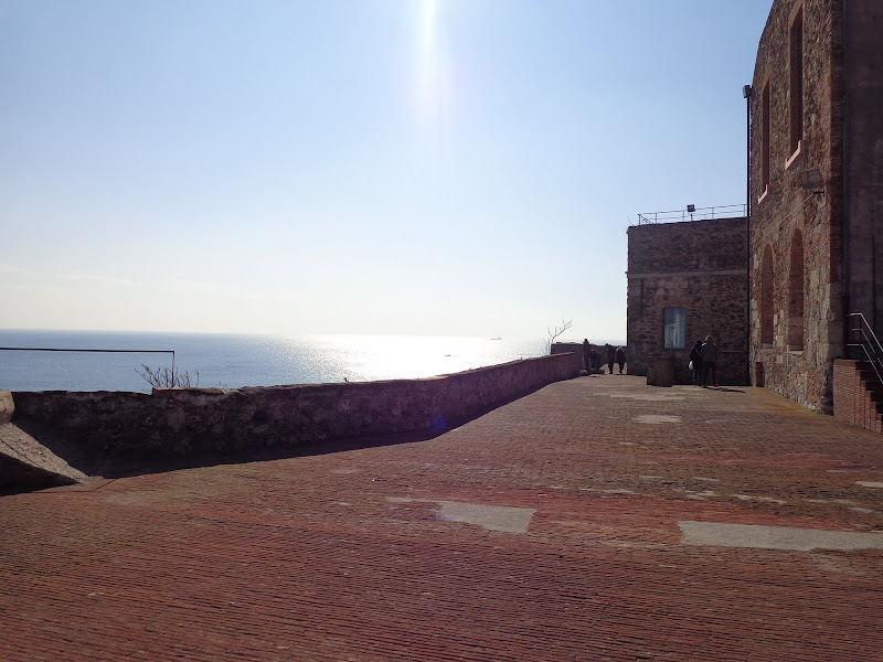 А включите-ка мне усилители качки! А подайте-ка белых пиджаков. Costa Paсifica февраль 13г