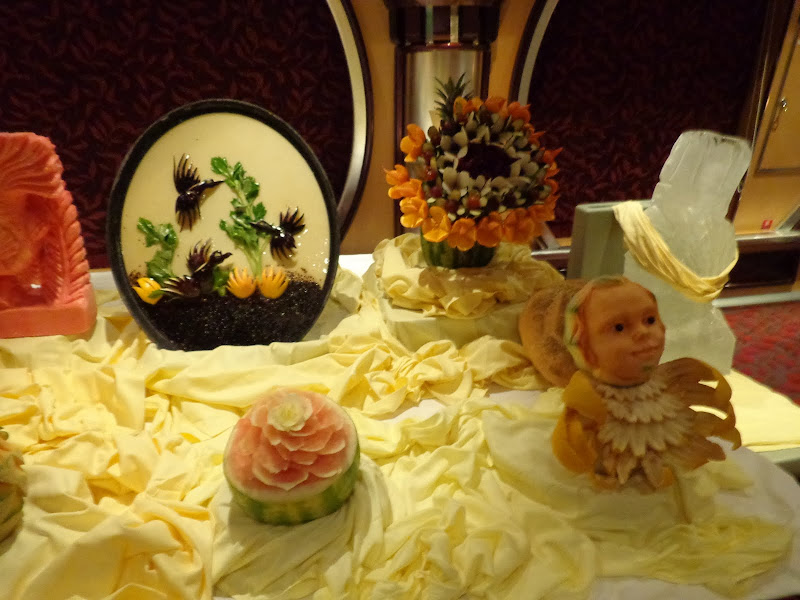 А включите-ка мне усилители качки! А подайте-ка белых пиджаков. Costa Paсifica февраль 13г