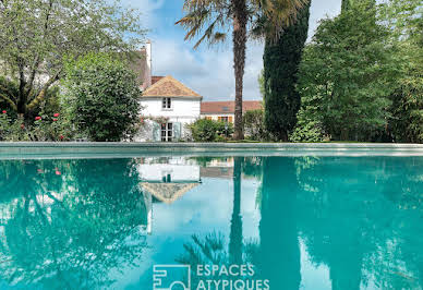 Maison avec piscine et terrasse 1