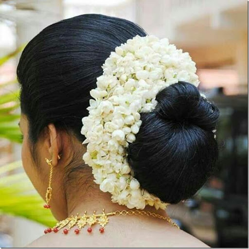 indian mother wedding hairstyles  Google Search  Indian wedding hairstyles  Indian bridal hairstyles Hair accessories