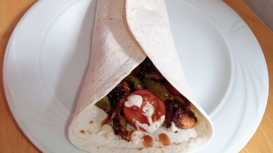 wrap de pollo al estilo libanés