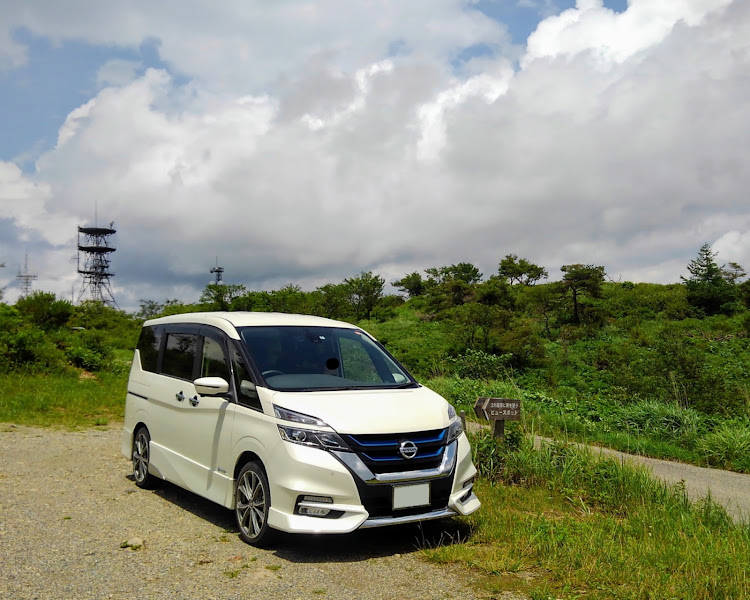 セレナの長野県塩尻市・高ボッチ高原・みんなでつくろうホイール図鑑・IMPUL Aura SX-50に関するカスタム事例の投稿画像1枚目