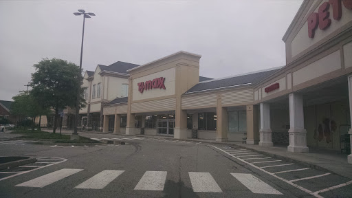 Department Store «T.J. Maxx», reviews and photos, 20 Chapel View Blvd, Cranston, RI 02920, USA