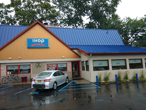 Restaurant «IHOP», reviews and photos, 1586 Northern Blvd, Manhasset, NY 11030, USA