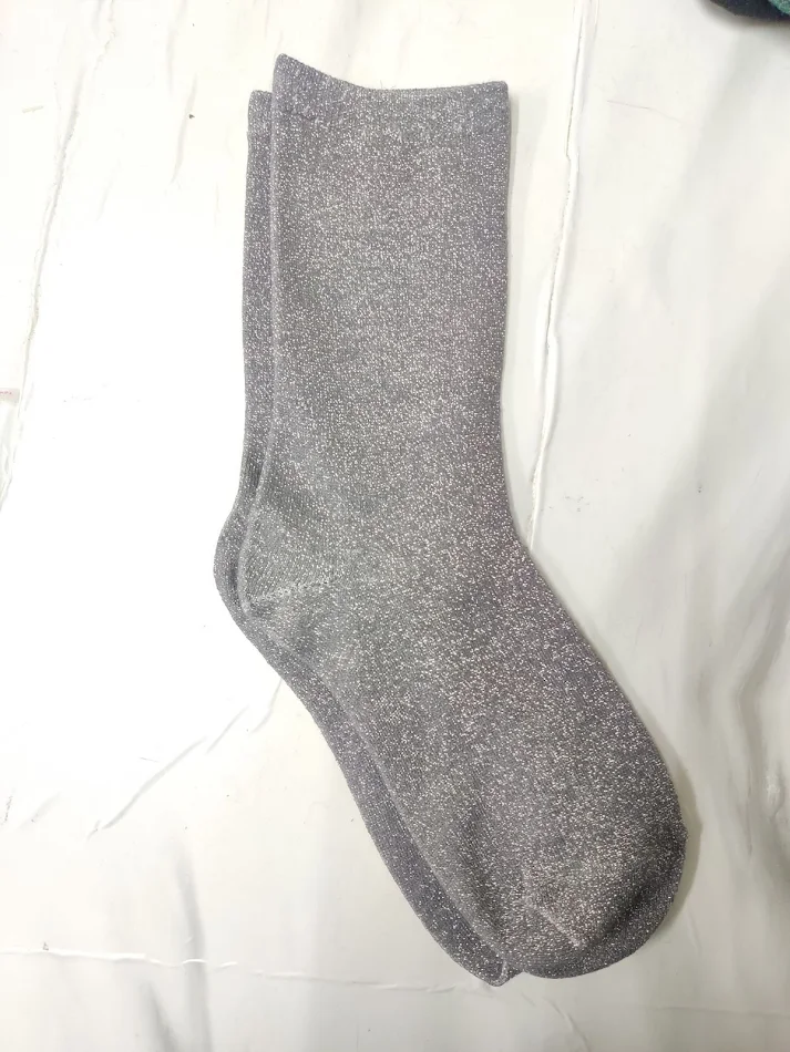 Chaussettes japonaises en Lurex pour femmes, fines et respirantes, couleur unie. Confort et élégance pour toutes les occasions.