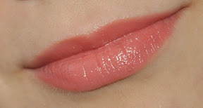 L’Oreal Rouge Caresse # 301 Dating coral