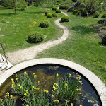 Arboretum de la Vallée-aux-Loups : bassin et sentier