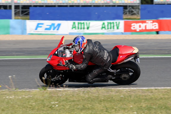 Aprilia track days : Magny-Cours le 22 avril 2011 - Page 6 Nouvelle%2Bimage