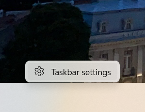 Натиснете Настройки на лентата на задачите, за да отворите Настройки