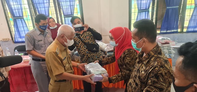 Tinjau Pelaksanaan PTM, Bupati : Bila ada Yang Keberatan Silahkan Belajar  Secara Daring