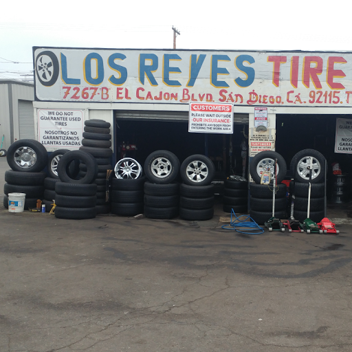 Los Reyes tire shop logo